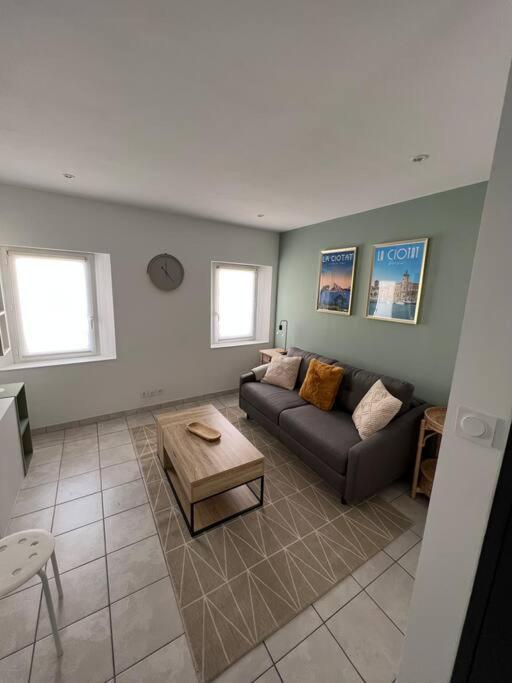 Apartment Climatise En Bord De La Ciotat